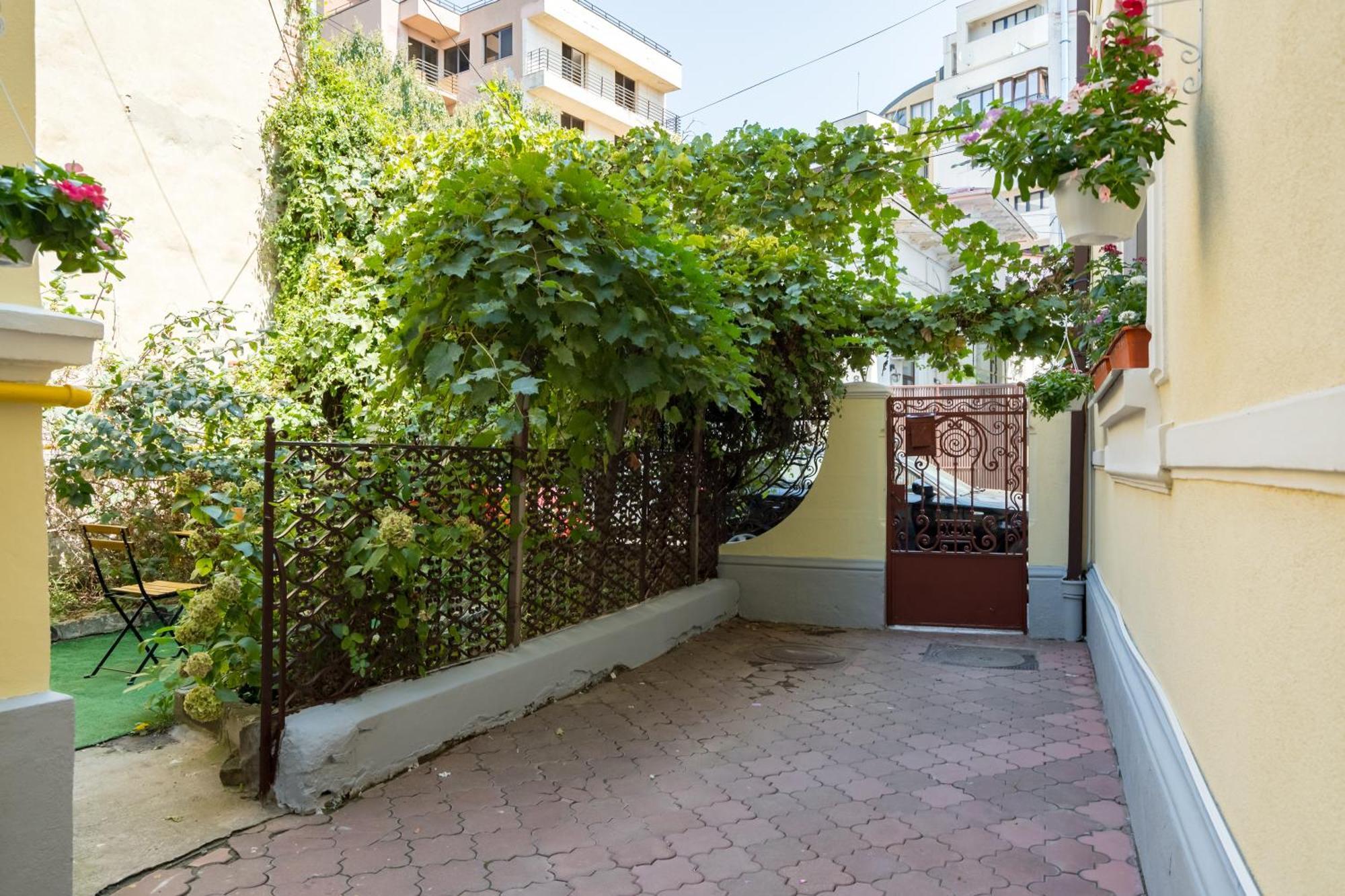 Emil Balaban Luxury Apart-Hotel Bucharest Exterior photo
