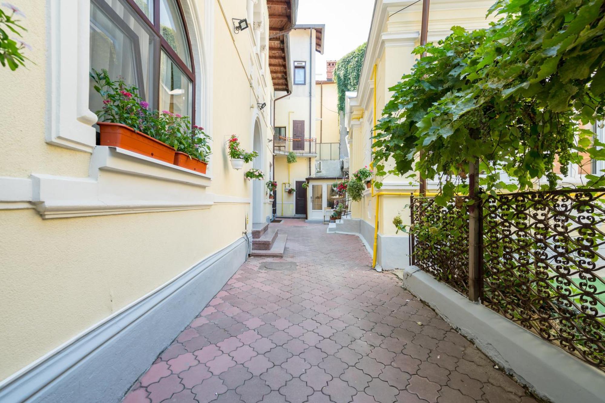 Emil Balaban Luxury Apart-Hotel Bucharest Exterior photo